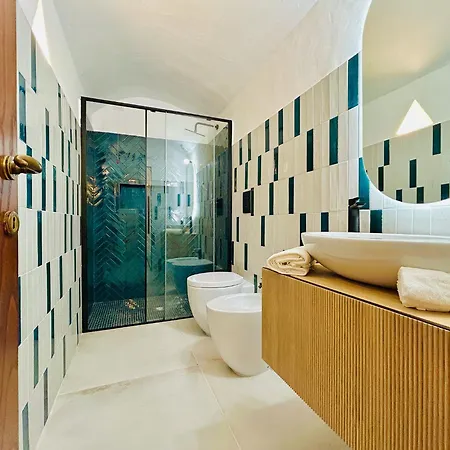 Luxury Three Bedroom House With Pool And Panoramic Sea View Feriehus