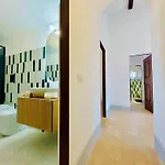 Luxury Tree Bedrooms House *