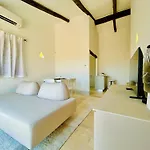 Luxury Tree Bedrooms House Feriehus